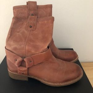 Genuine leather brown boots
